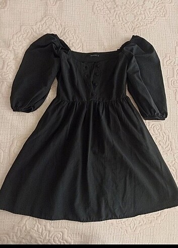 38 Beden siyah Renk Trendyolmilla kadın balon kollu kalp yaka siyah elbise 