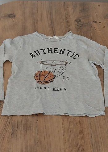 8 Yaş Beden 2 adet 8 yaş Mango Sweatshirt
