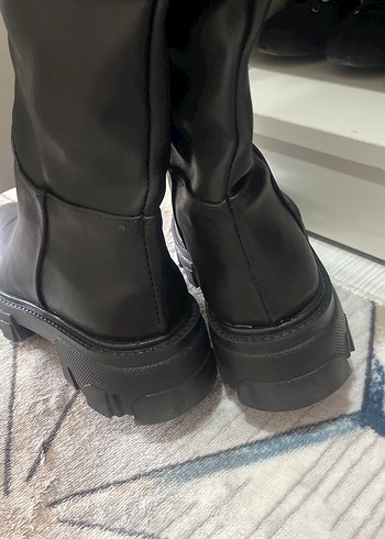 38 Beden Siyah Deri Diz Üstü Stiletto Topuklu Bot