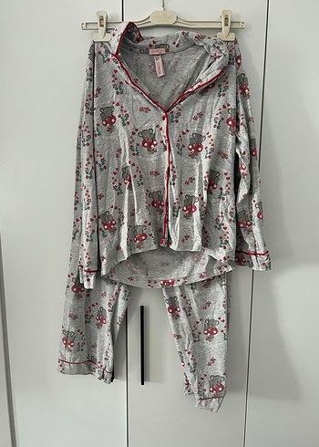 Uzun Kollu Gri Çiçek Desenli Kadın Pijama Takımı
