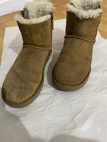38 Beden kahverengi Renk Ugg yeni gibi