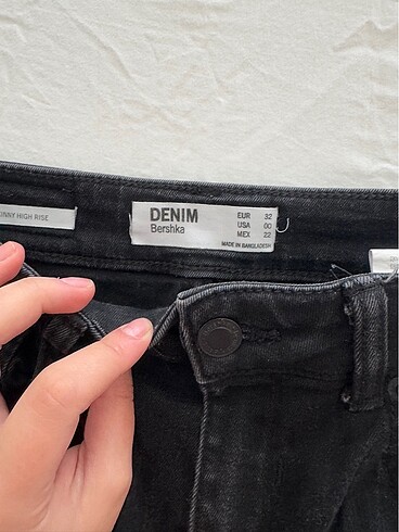 Bershka Bershka siyah dar pantolon