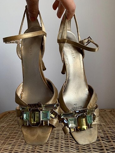 Nine West Nine west