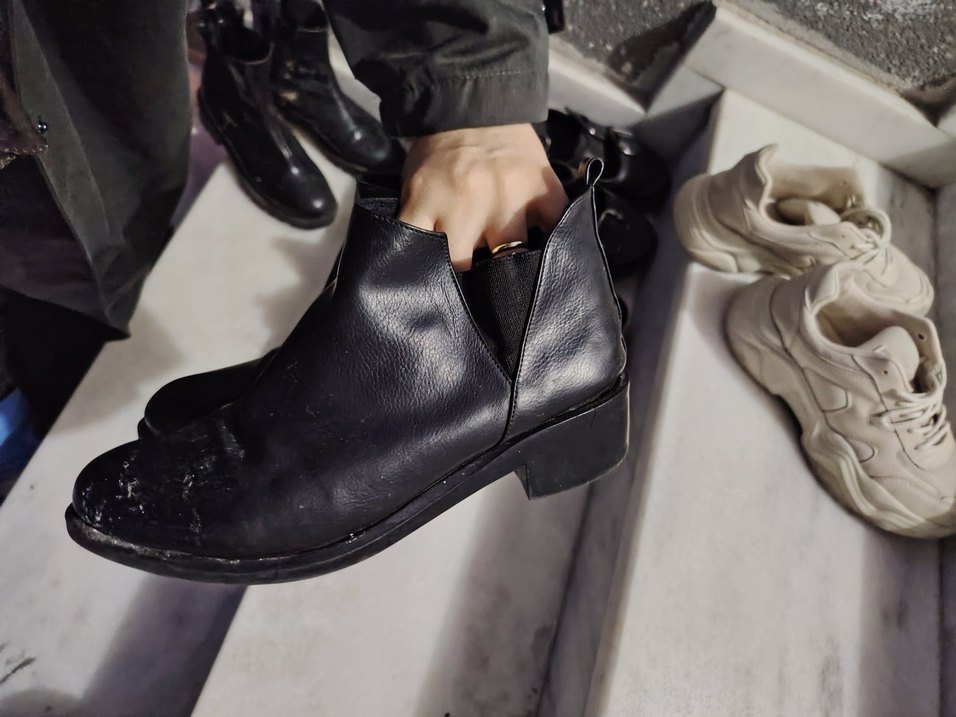 Kemerli Siyah Gotik kadın bot - Görsel 4