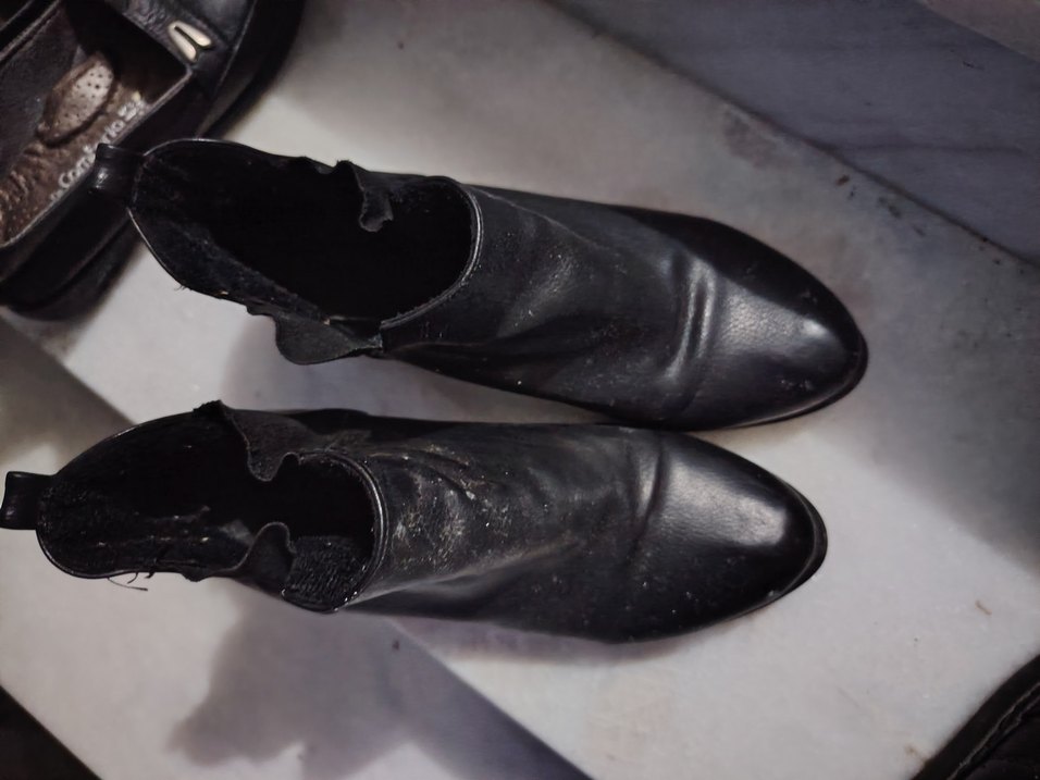 Kemerli Siyah Gotik kadın bot - Görsel 3