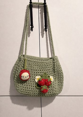 Çilek Bahçesi El Örgüsü Çanta - Görsel 3