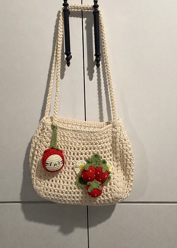 Çilek Bahçesi El Örgüsü Çanta - Görsel 4