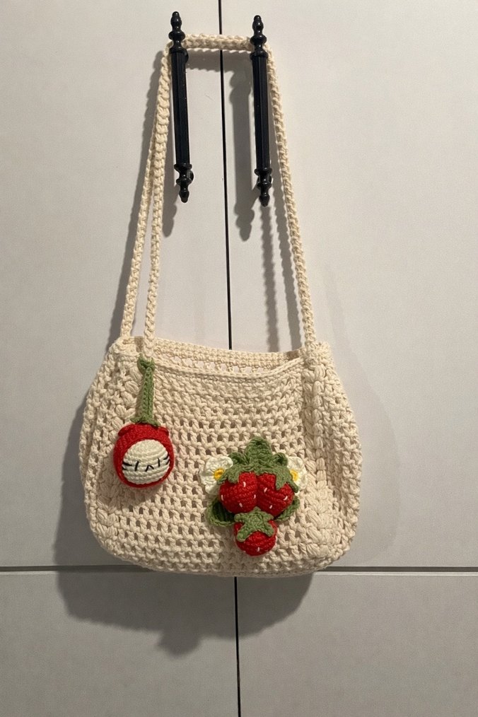 Çilek Bahçesi El Örgüsü Çanta - Görsel 4
