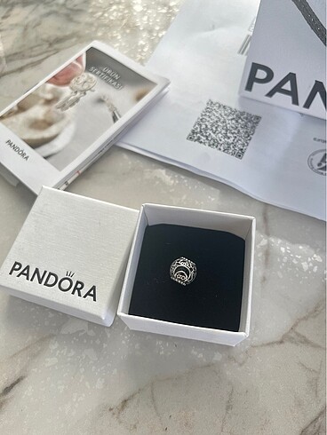 Pandora ay yıldız charm