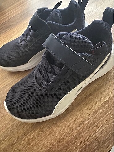 Erkek çocuk spor ayakkabısı