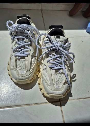 Balenciaga Beyaz Bağcıklı Kadın Spor Ayakkabı
