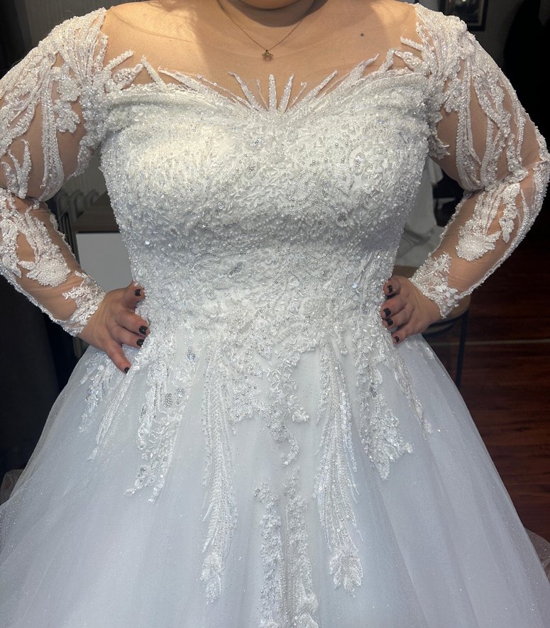 A kesim işiltılı gelinlik - Görsel 2