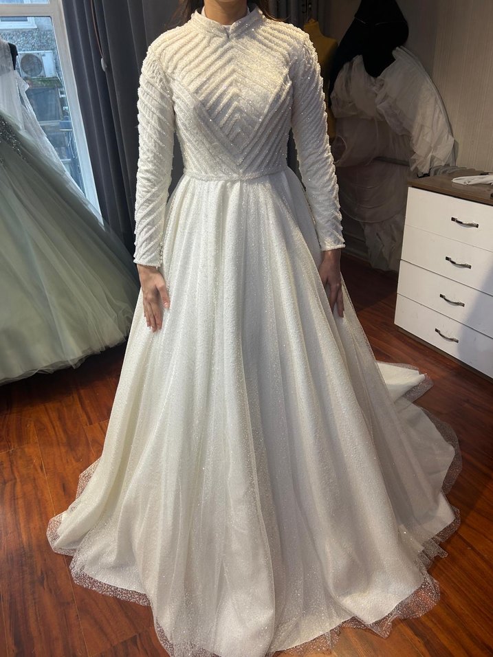 Uzun Kollu Yüksek Yakalı Prenses Gelinlik - Görsel 5