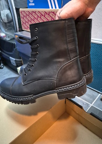 Siyah Deri Fermuarlı erkek Botu - Görsel 2