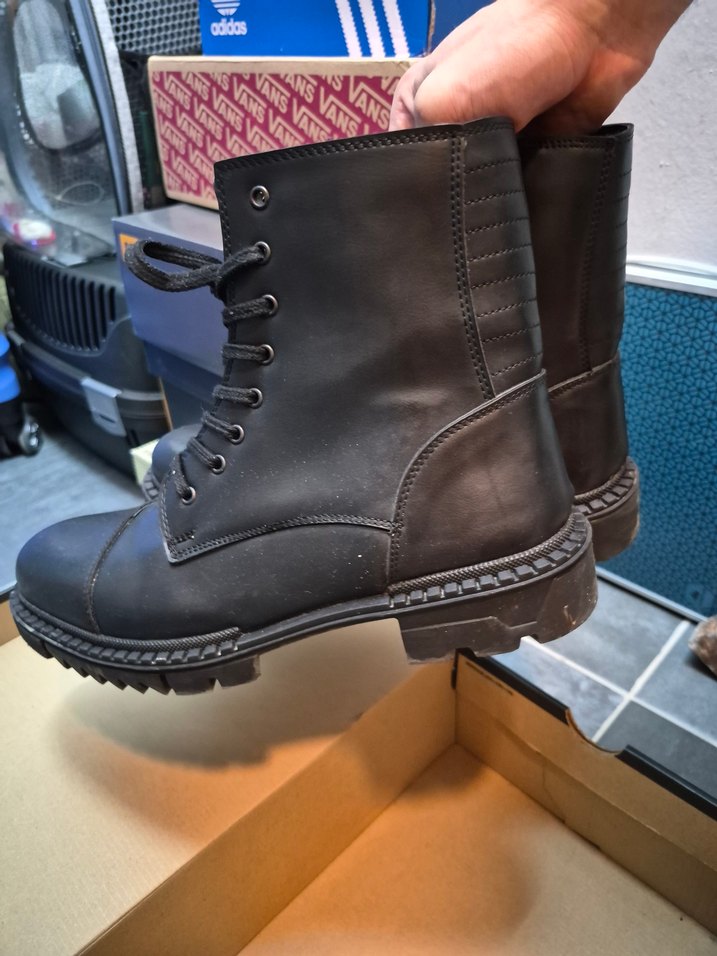 Siyah Deri Fermuarlı erkek Botu - Görsel 2