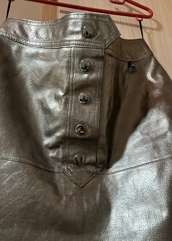 Gri Parlak Deri Midi Şort Etek - Görsel 2