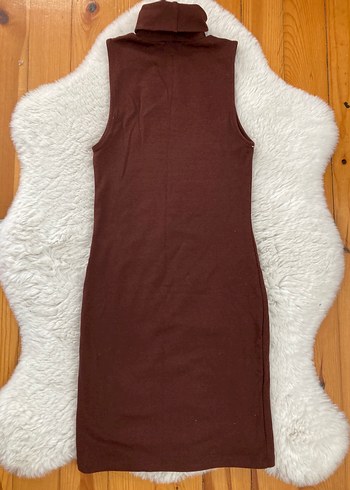 Zara Kahverengi Yarım Boğazlı Kolsuz Elbise