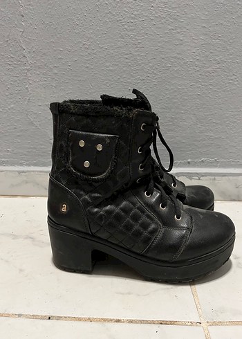 Siyah Kareli Deri Topuklu Bot - Görsel 2