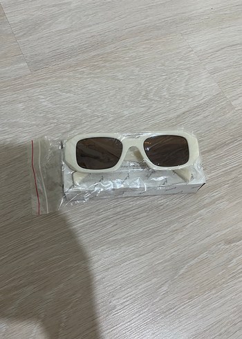 Krem Unısex Güneş Gözlüğü - Görsel 2