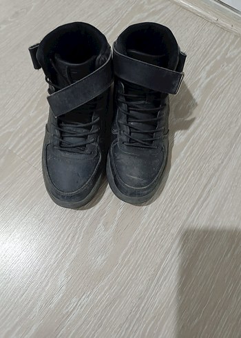 Jump Siyah Deri Gorunumlu Bilekli Sneaker