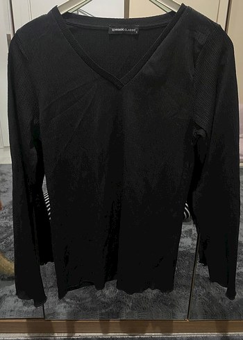 Siyah V Yaka Uzun Kollu Kadın Kazak - Görsel 3