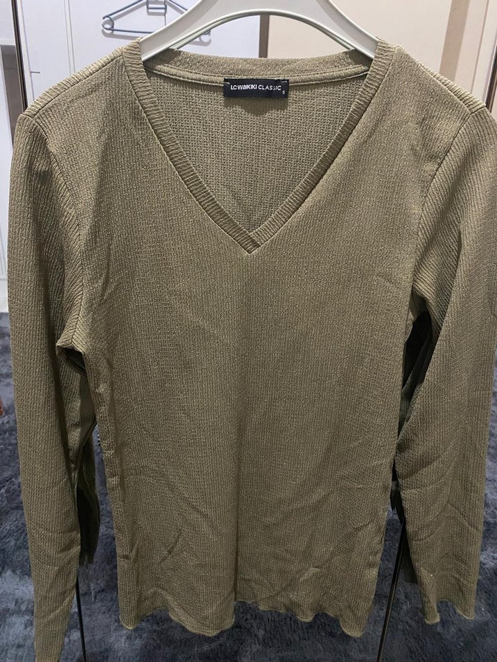 V Yaka Bej Kadın bluz - Görsel 3