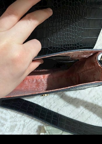 Nine West Siyah Deri Kemerli Yılan Desenli Çanta - Görsel 4