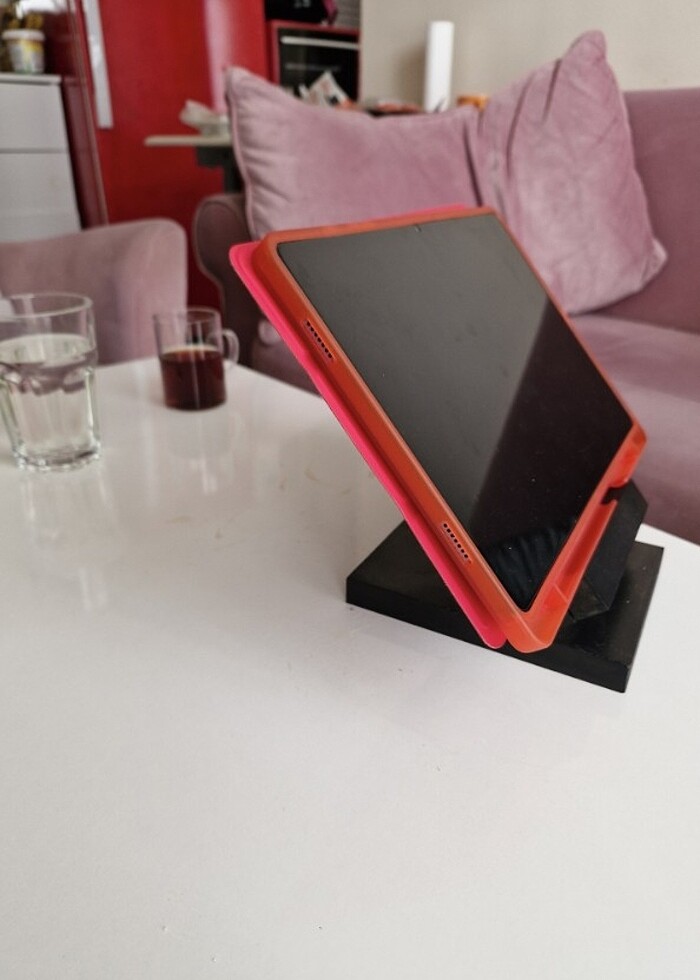 Ahşap telefon ve tablet tutucu - Görsel 2