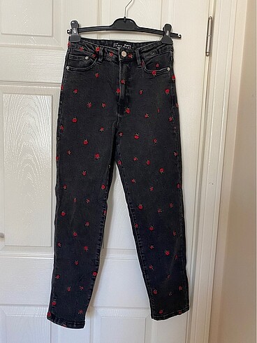 Stradivarius mom slim jean
