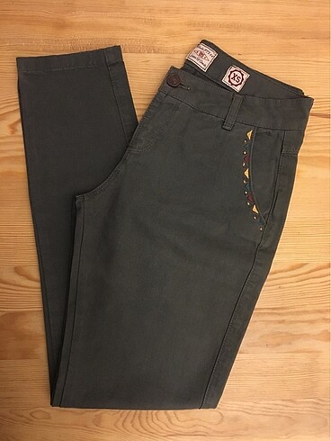 mudo haki pantalon
