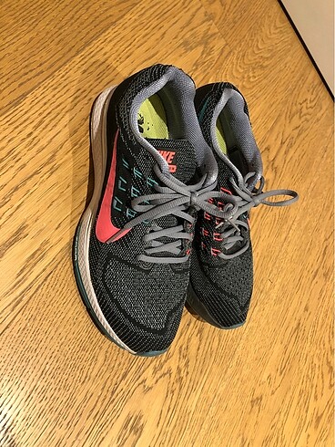 Nike spor ayakkabı