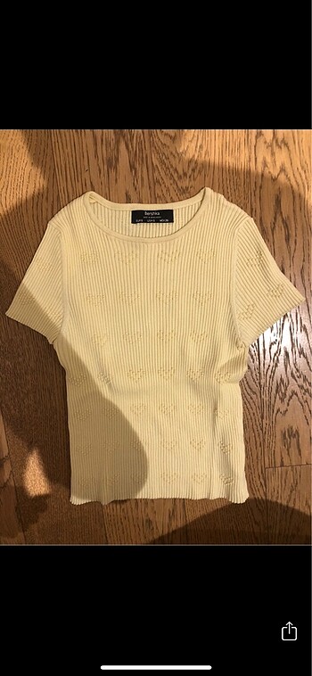 s Beden Bershka hafif crop butter yellow üst