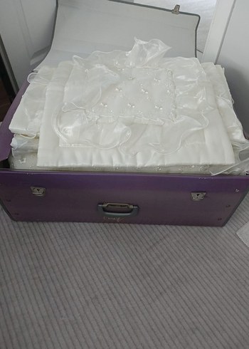 İşlemeli Beyaz Parlak Yatak Örtüsü - Görsel 9