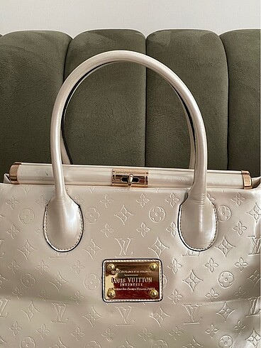 Louis vuitton krem çanta