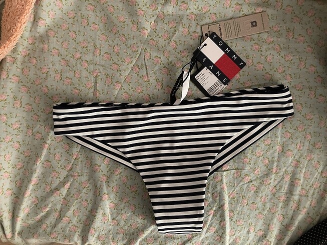 Tommy Hilfiger bikini aktı - Görsel 6