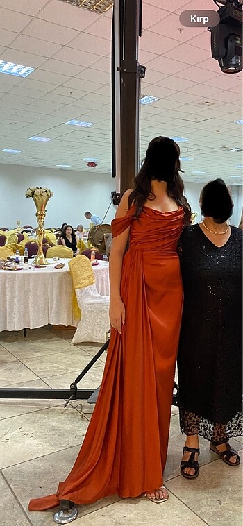m Beden Alfabeta yırtmaçlı uzun saten elbise