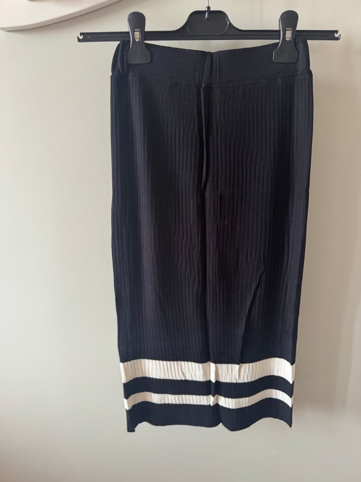 Siyah Çizgili Uzun Pilili Kadın Etek - Görsel 3