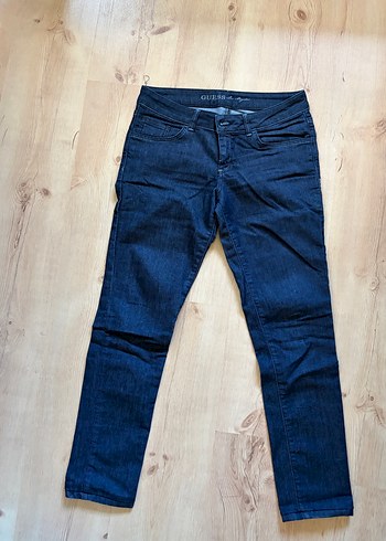 Guess Koyu Mavi Dar Kesim Denim Jean