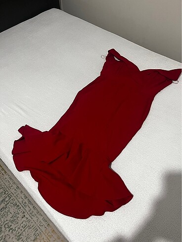 Famelin Kırmızı midi boy balık elbise tertemiz kusuru yok