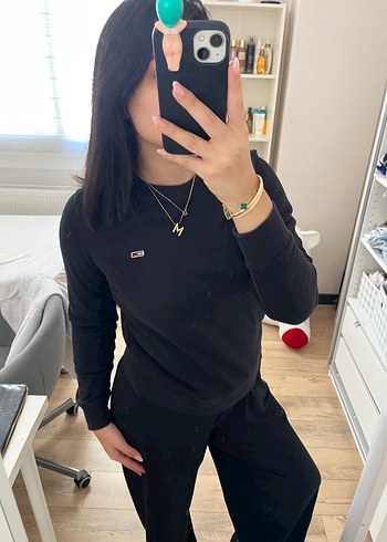 tommy sweatshirt