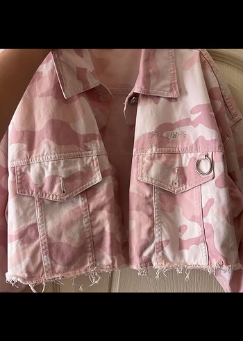Pembe Kamuflaj Desenli Kadın Denim Ceket bershka