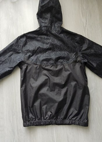 Erkek Çocuk Siyah Kapüşonlu Rüzgarlık, Yağmurluk - Görsel 2