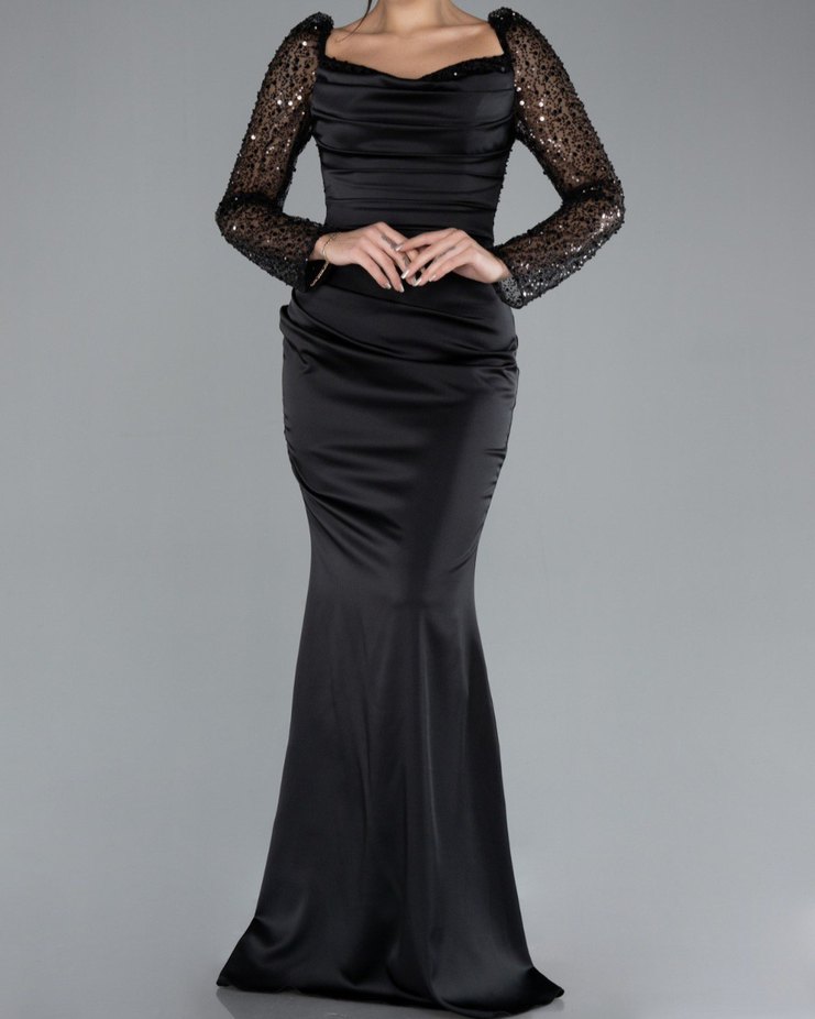 Uzun Kollu Siyah Payetli Gece Elbisesi 1 kez giyildi - Görsel 4