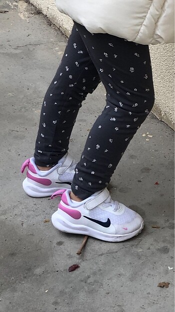 23 Beden Nike spor ayakkabı