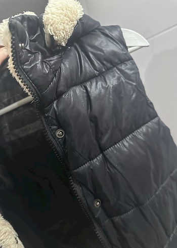 Siyah Kapüşonlu Kadın Şişme Yelek - Görsel 3