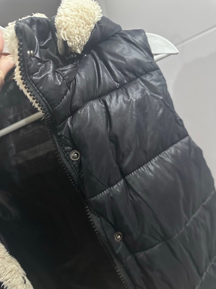 Siyah Kapüşonlu Kadın Şişme Yelek - Görsel 3