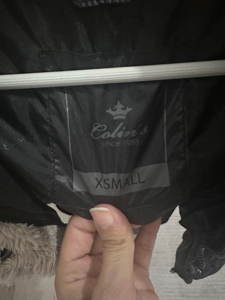 Siyah Kapüşonlu Kadın Şişme Yelek - Görsel 4