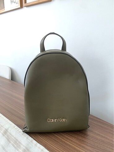 Calvin Klein sırt çantası