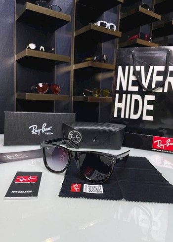 Ray Ban