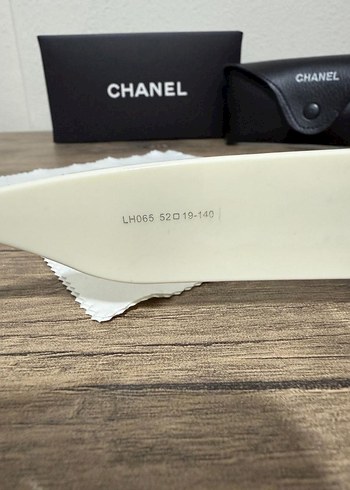 Chanel Beyaz Kadın Güneş Gözlüğü - Görsel 3